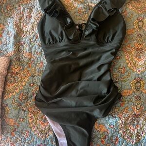 Cupshe Dark Green Ruffle One Piece Swimsuit